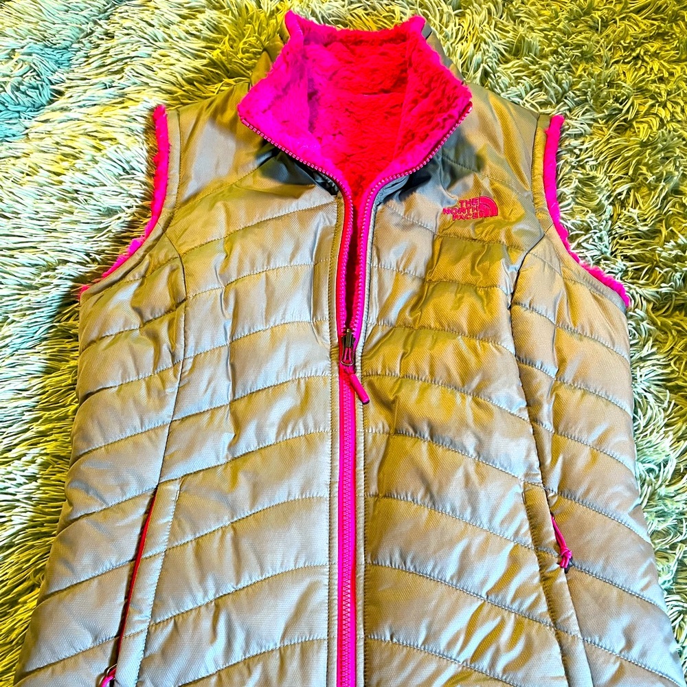North Face Vest - reversible - Gray & soft pink lining, practically new